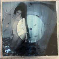 Charli XCX – Party 4 U colored 7" vinyl single RSD 2026 Charli XCX – Party 4 U colored 7" vinyl single RSD 2026